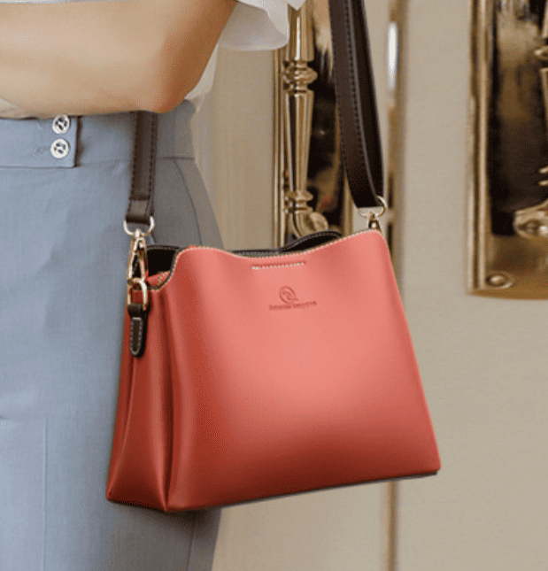 Single shoulder bucket bag